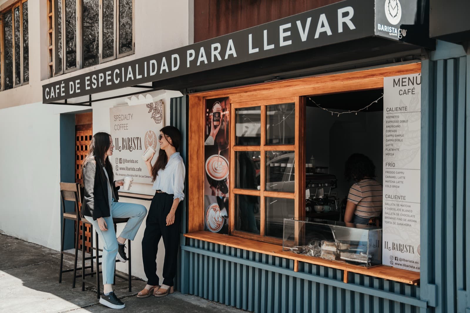 Fachada de Il Barista, café de especialidad para llevar