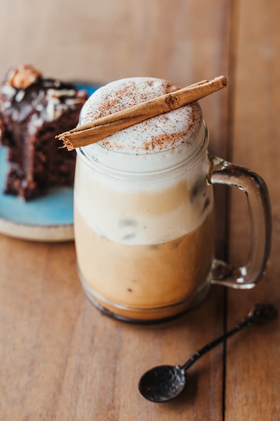 Torta de chocolate y frappé